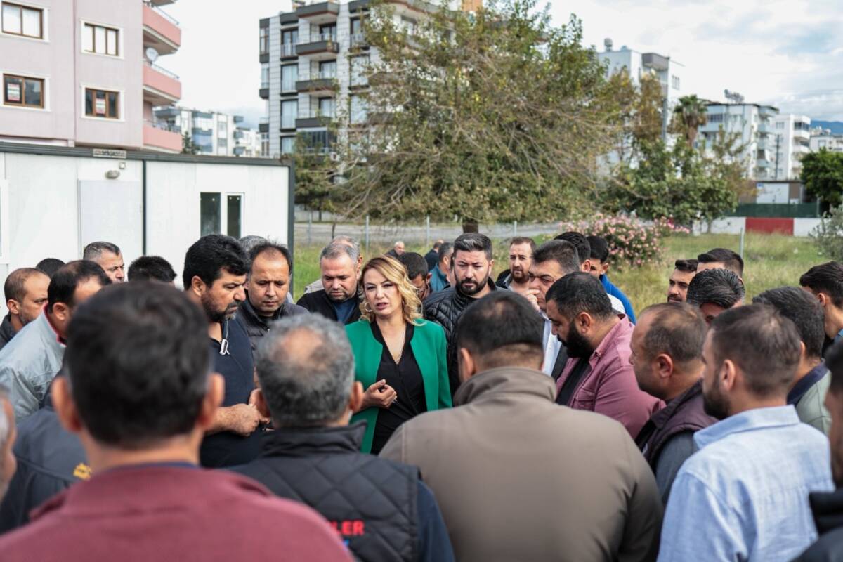 CHP Hatay Milletvekili Nermin Yıldırım Kara, Dörtyol’da nakliye esnafıyla bir