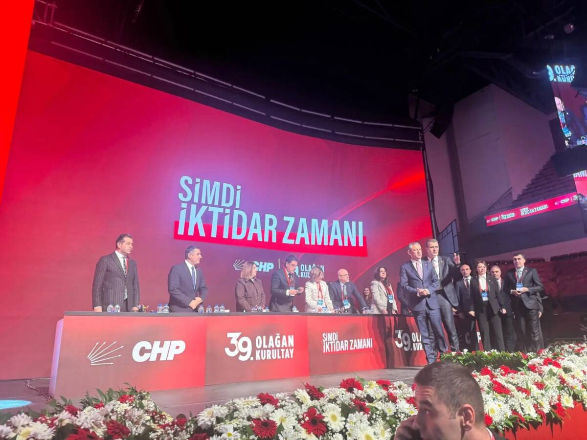 CHP’nin 39. Olağan Kurultayı’nın ilk gününde divan listesi belirlendi. Eskişehir