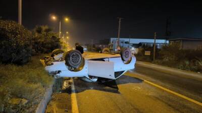 Dörtyol-Erzin E-5 Karayolu’nda meydana gelen kazada, kontrolünü kaybeden sürücünün otomobili