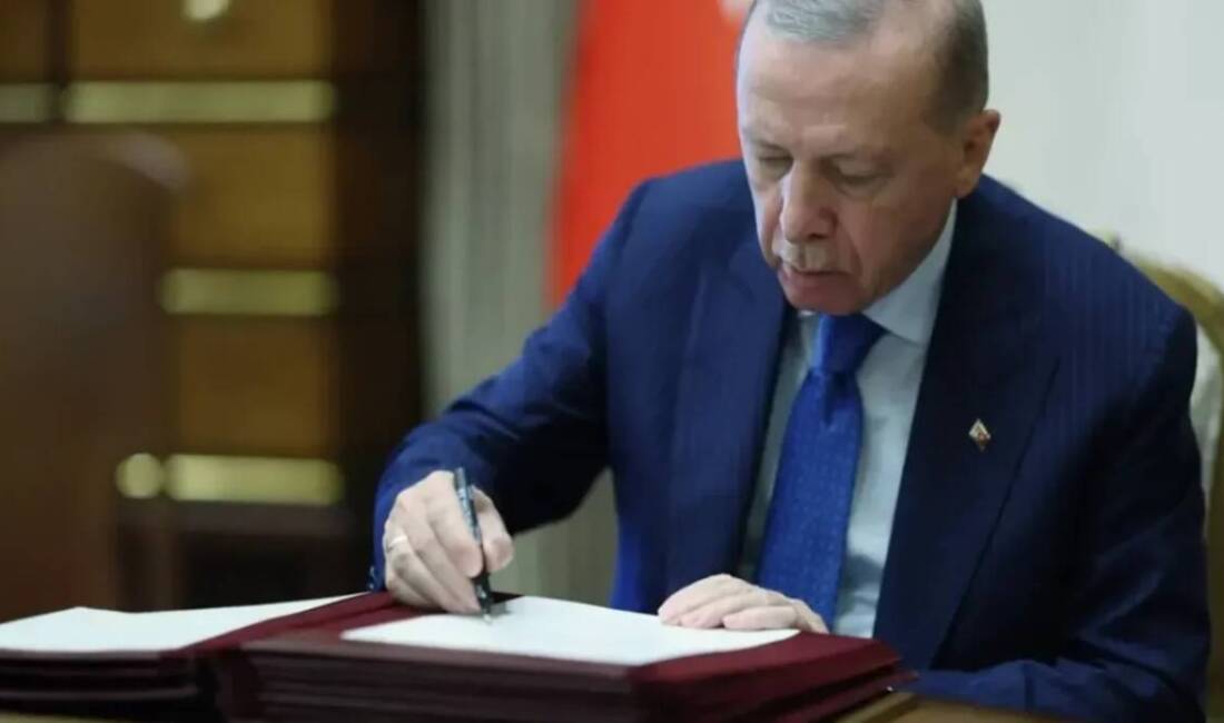 Erdoğan kritik ismi görevden aldı AKP’li Cumhurbaşkanı Recep Tayyip Erdoğan’ın imzasıyla yayımlanan atama kararları kapsamında,