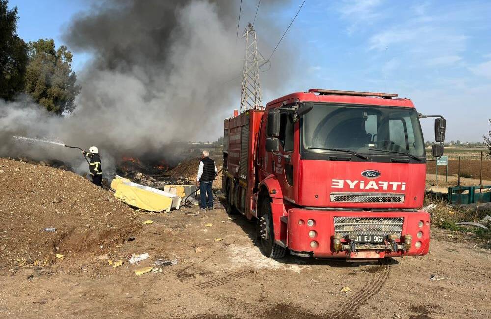 Kırıkhan’da alevler hurdalığı sardı Hatay’ın Kırıkhan ilçesinde hurdalık alanda çıkan yangın, itfaiye ekiplerinin hızlı