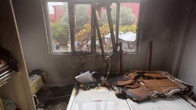 Hatay’ın Dörtyol ilçesinde bir apartman dairesinde çıkan yangın paniğe neden