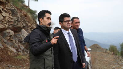 Hatay’ın Arsuz ilçesinde dün çıkan orman yangını ekiplerin yoğun çalışmaları