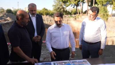 Hatay Valisi Mustafa Masatlı, Dörtyol ilçesi Numuneevler Mahallesi’nde yapımı devam