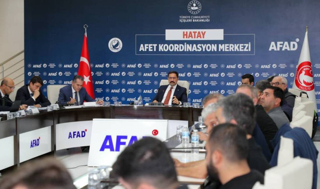 Hatay Valisi Mustafa Masatlı başkanlığında, mülki idare amirlerinin katılımıyla il