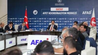 Hatay Valisi Mustafa Masatlı başkanlığında, mülki idare amirlerinin katılımıyla il