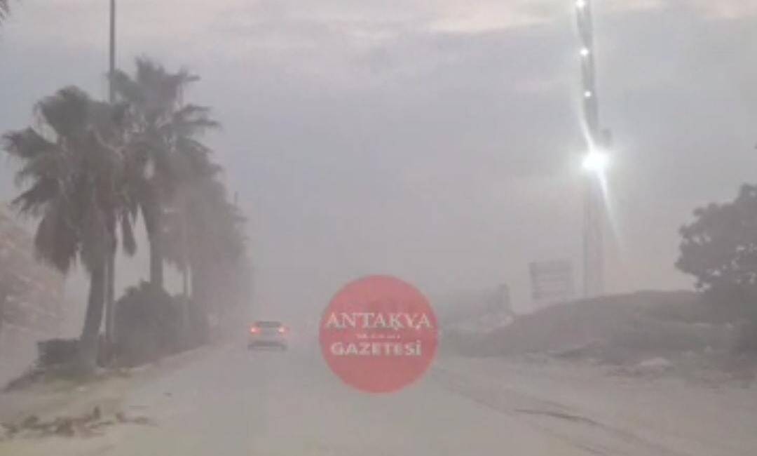 Hatay’ın Antakya ilçesinde, 75. Yıl eski devlet hastanesine giden yolda