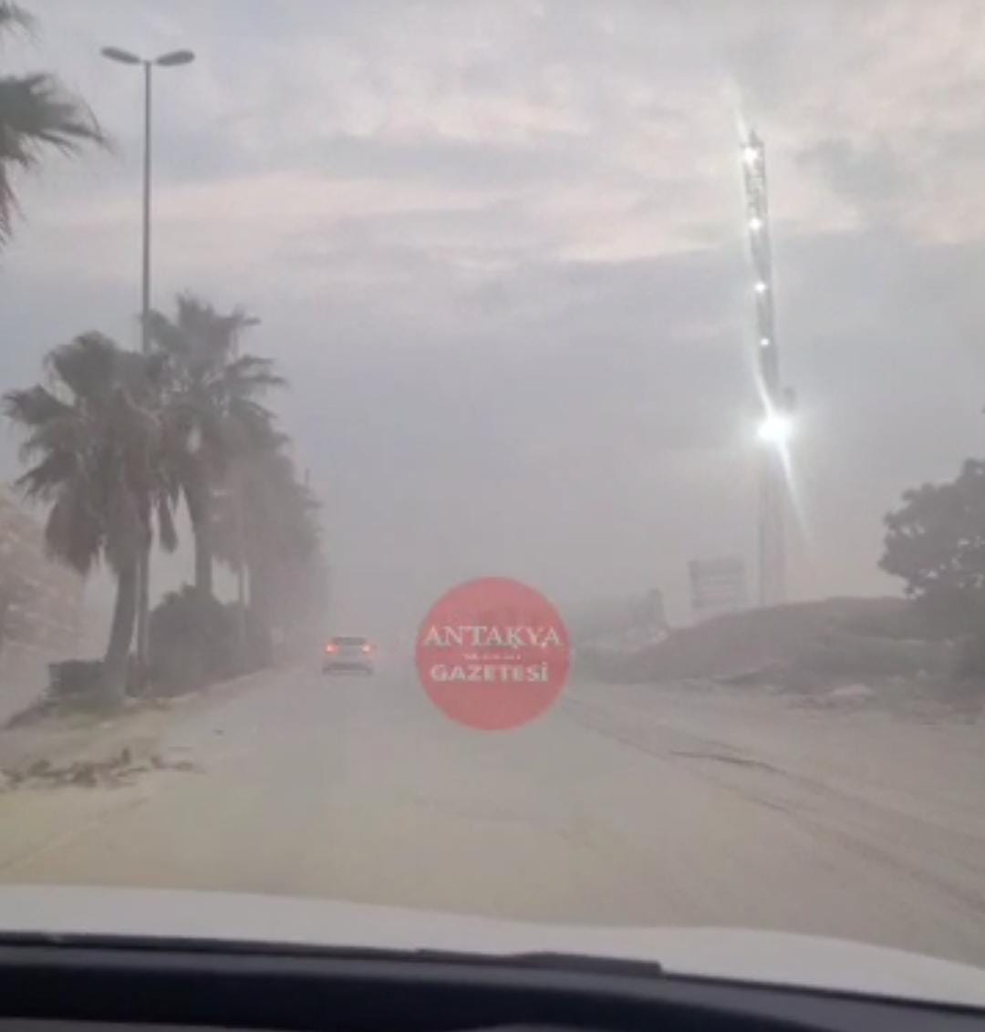 Hatay’ın Antakya ilçesinde, 75. Yıl eski devlet hastanesine giden yolda