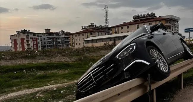 Hatay’ın Antakya ilçesinde sabah saatlerinde meydana gelen trafik kazası, görenleri