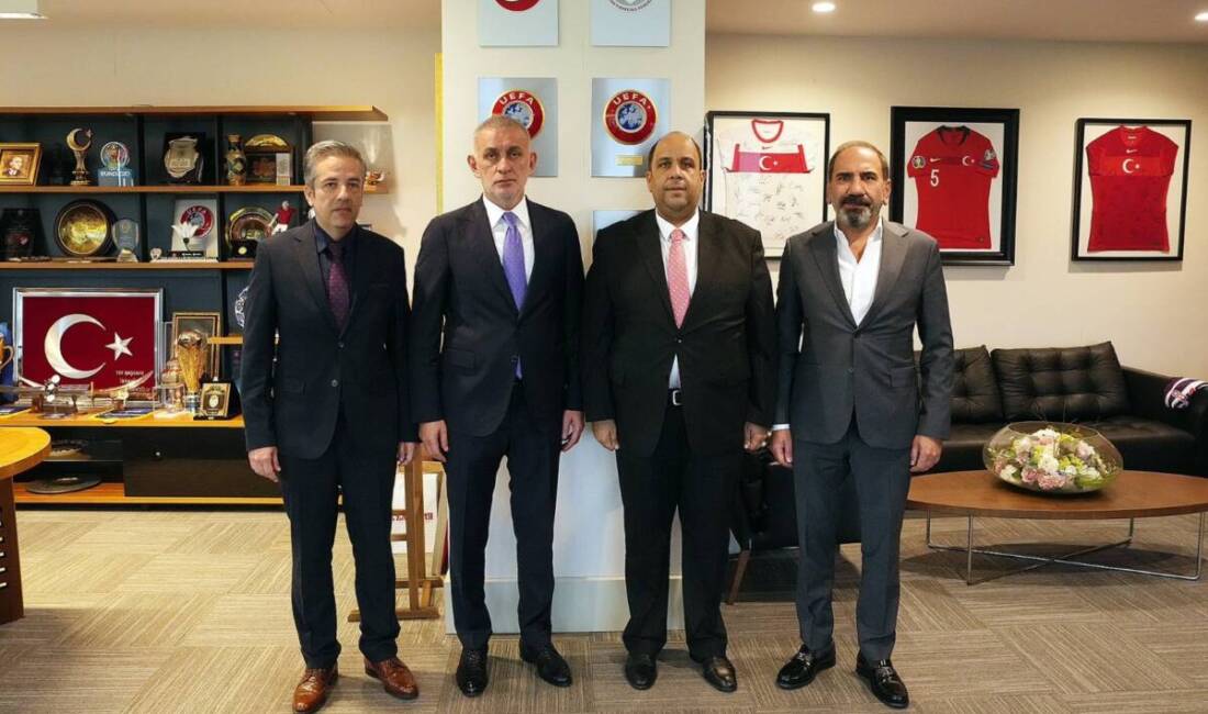 Türkiye Futbol Federasyonu (TFF) Başkanı İbrahim Hacıosmanoğlu ile FIFA Başkanı’nın