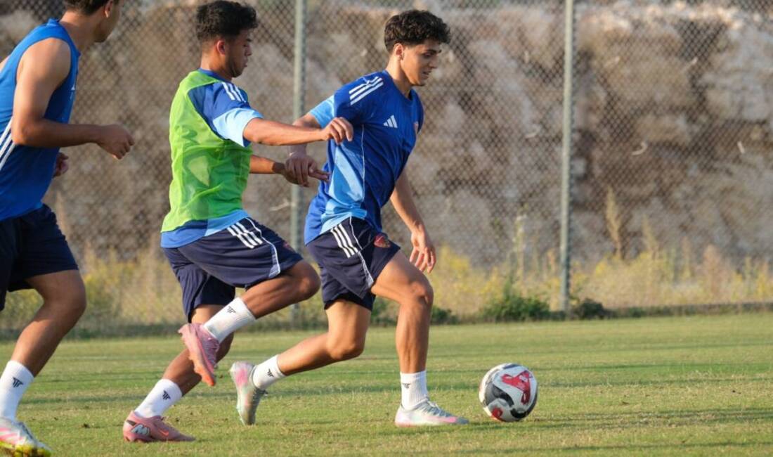 Hatayspor, hafta sonu deplasmanda oynayacağı Amedspor karşılaşmasının hazırlıklarını sürdürüyor. Bordo-beyazlı