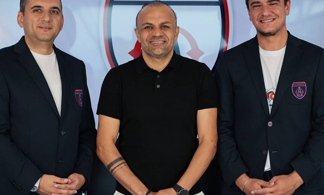 İskenderunlu Ender Traş’tan Altınordu Atağı İskenderunlu teknik direktör Ender Traş, İzmir ekibi Altınordu ile anlaştı.