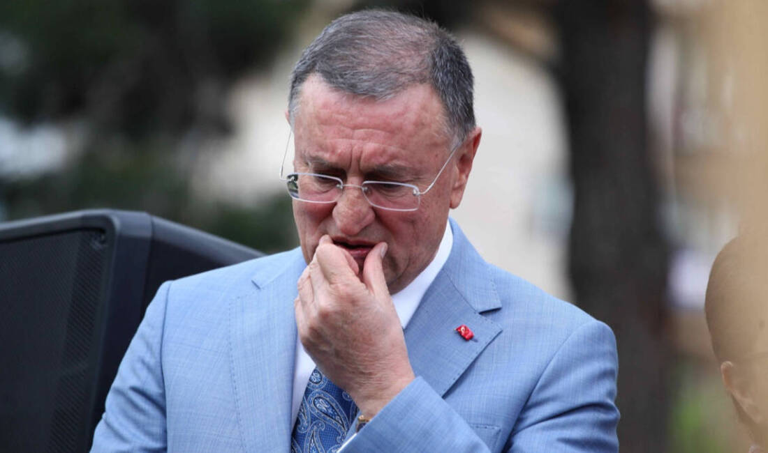 CHP’den ihraç edilen Lütfü Savaş ile bazı eski kurultay delegeleri,