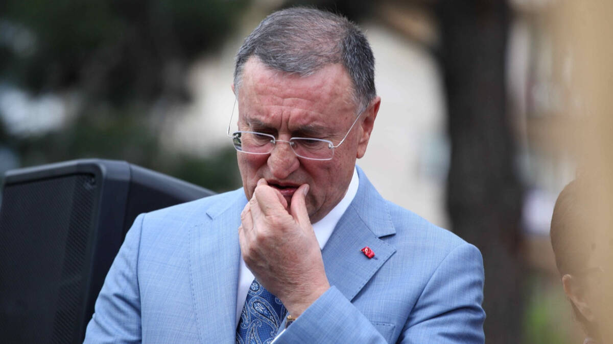 CHP’den ihraç edilen Lütfü Savaş ile bazı eski kurultay delegeleri,