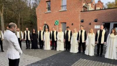 Hatay Medeniyetler Korosu, Türkiye Cumhuriyeti’nin kurucusu Gazi Mustafa Kemal Atatürk’ü,