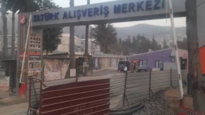 Hatay’ın Defne ilçesi Gündüz Caddesi’nde, eski yüzme havuzu ve spor