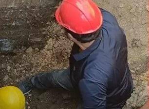 Hatay’ın Antakya ilçesinde bir inşaat alanında meydana gelen toprak kayması