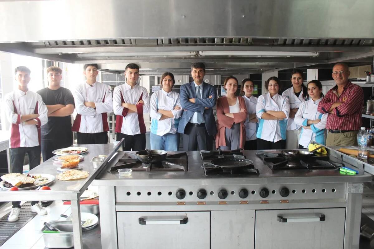 Arsuz İlçe Millî Eğitim Müdürü Ahmet Yanmaz, Uluçınar Turizm Mesleki