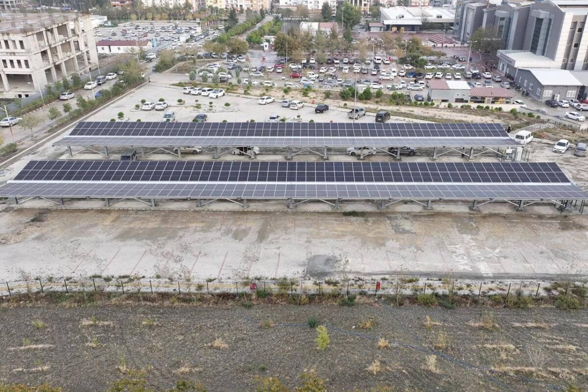 Hatay Mustafa Kemal Üniversitesi’nde (MKÜ) Güneş Enerjisi Sistemi (GES) kurulumu