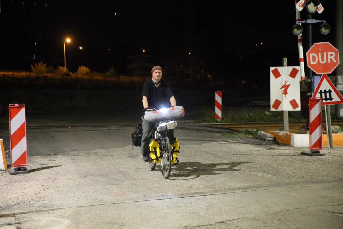 Balıkesir’den Mekke’ye umre ziyareti için 11 gün önce bisikletiyle yola