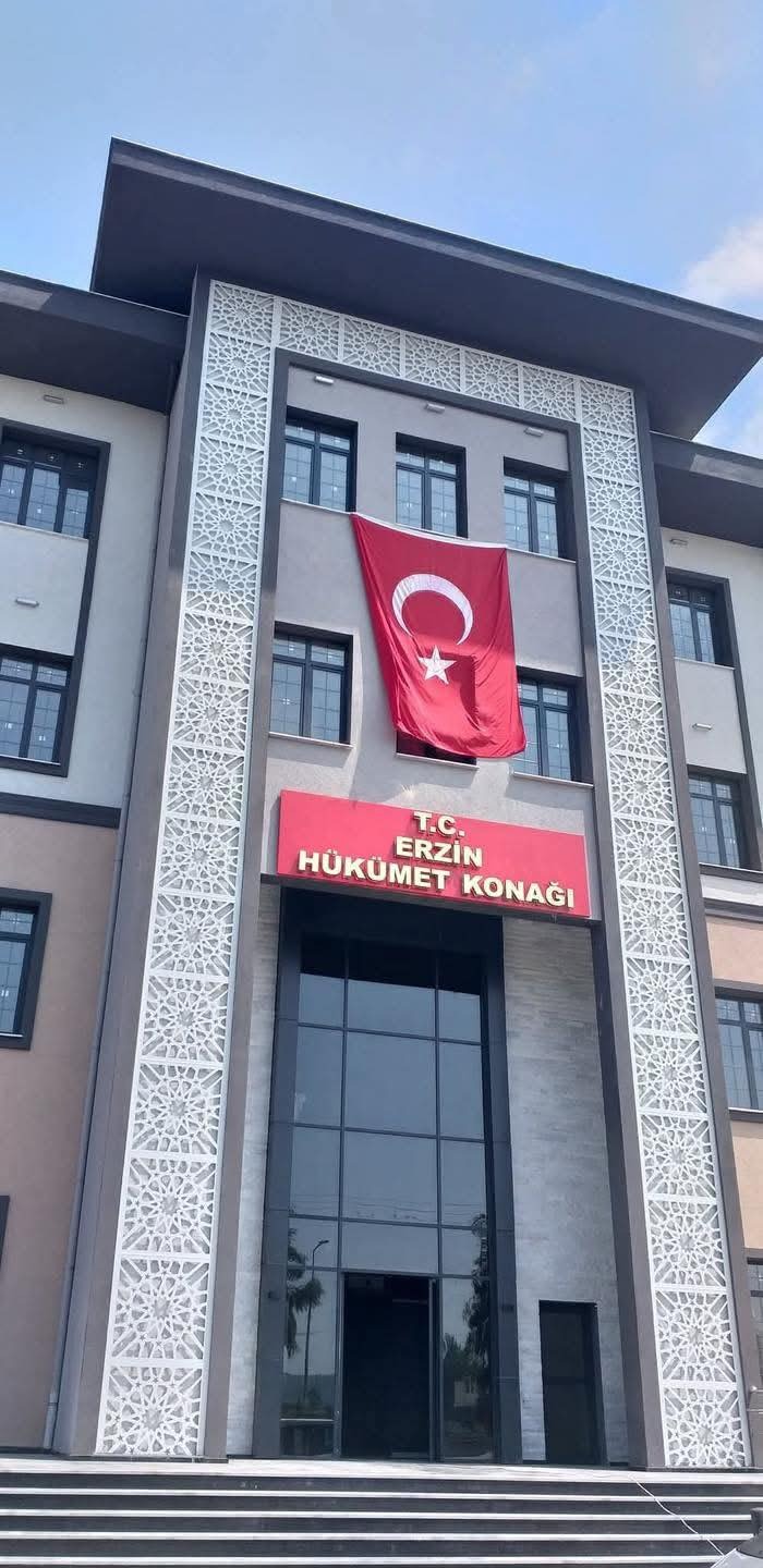 Erzin Kaymakamlığı ve ona bağlı resmi kurumlar, yeni hizmet binasına