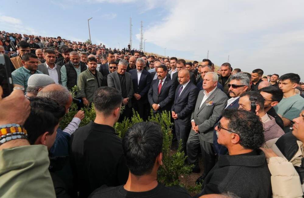 Başkan İbrahim Gül’ün annesi son yolculuğuna uğurlandı Belen Belediye Başkanı İbrahim Gül’ün annesi Sabahat Bayraktar Gül, yaşlılığa