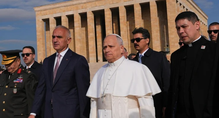 İlk durağı Anıtkabir olan Papa özel deftere ne yazdı ? Papa 14. Leo, ilk yurt dışı ziyareti kapsamında geldiği Ankara’da