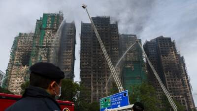 Hong Kong’da sekiz bloktan oluşan dev konut sitesinde çıkan ve