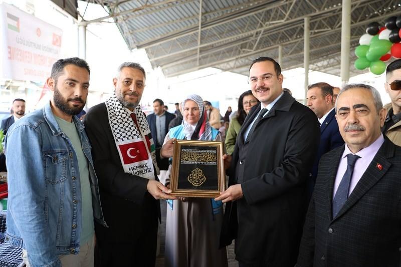 Altınözü’nde düzenlenen yardım kermesi, Gazze’deki mazlumlara destek amacıyla ilçe halkının