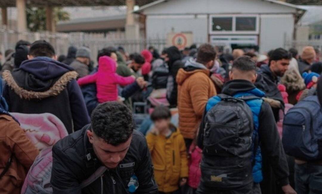 Suriye Hükümeti, ülke dışında yaşayan yurttaşlarına “geri dönüş” çağrısı yaptı.