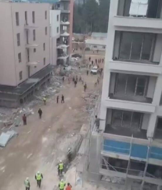 Antakya’daki bir şantiyede iki işçi grubu arasında çıkan kavga, polis