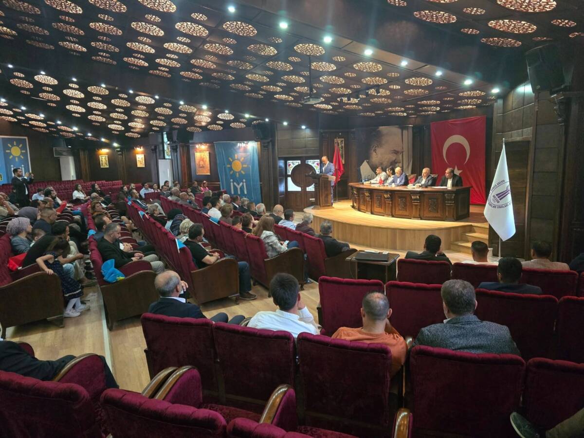 İYİ Parti’de kongre süreci devam ediyor. Hafta sonunda yapılan İYİ