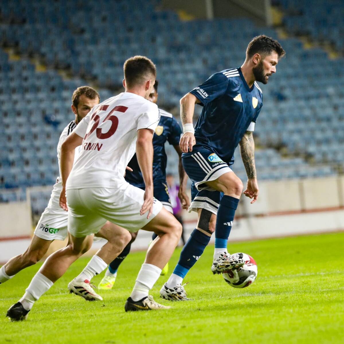 Ligde geride kalan 12 haftada yalnızca 4 puan toplayabilen Hatayspor,