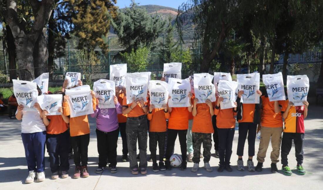 Deprem Yarasına Birlikle Merhem: Adana’dan Hatay’a Dayanışma Depremin ardından yeniden ayağa kalkmaya çalışan Hatay’a, Adanalı iş insanlarından