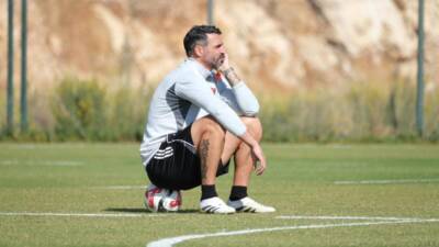 Hatayspor’da teknik direktör değişikliği yaşandı. Yaklaşık 2,5 aydır takımın başında