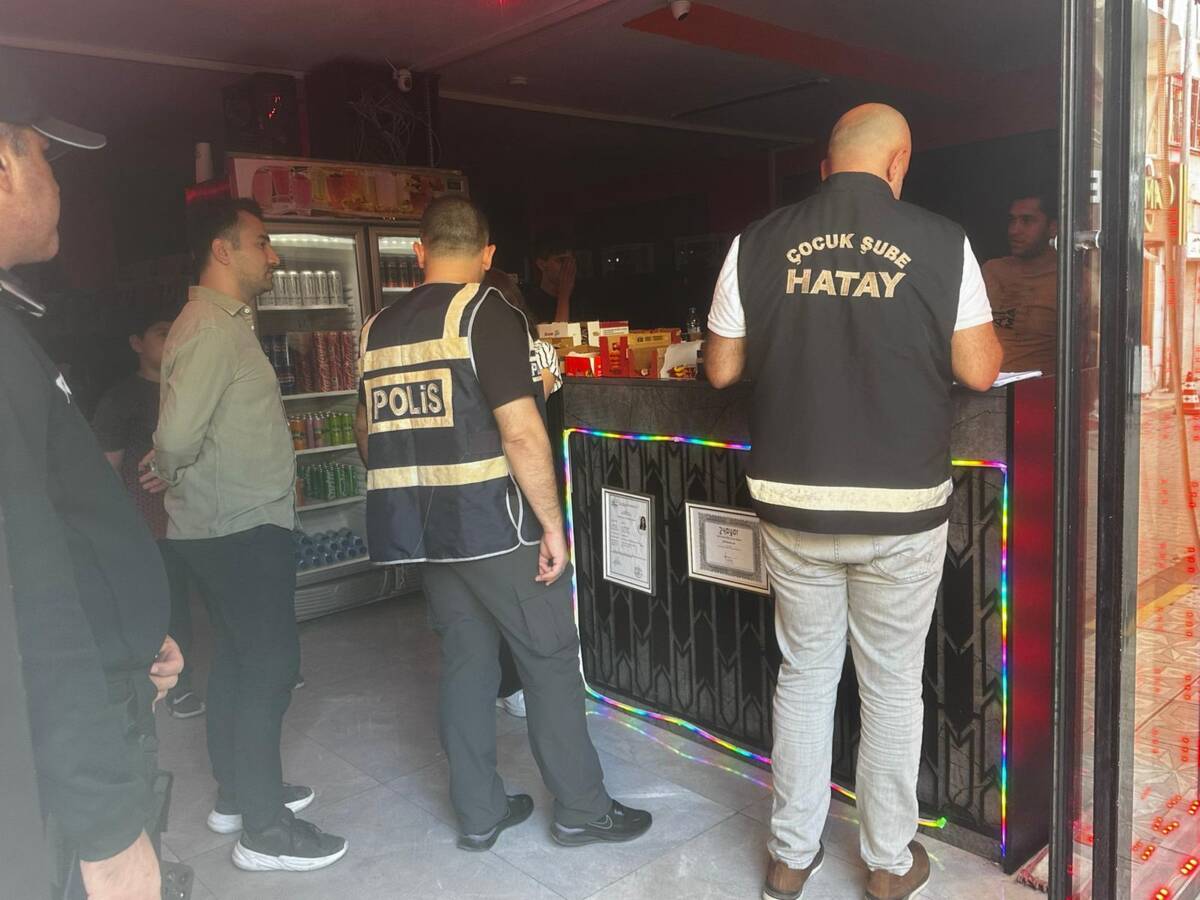 Hatay Emniyet Müdürlüğü ekipleri, İskenderun’da asayişin sağlanması ve öğrencilerin güvenliğinin