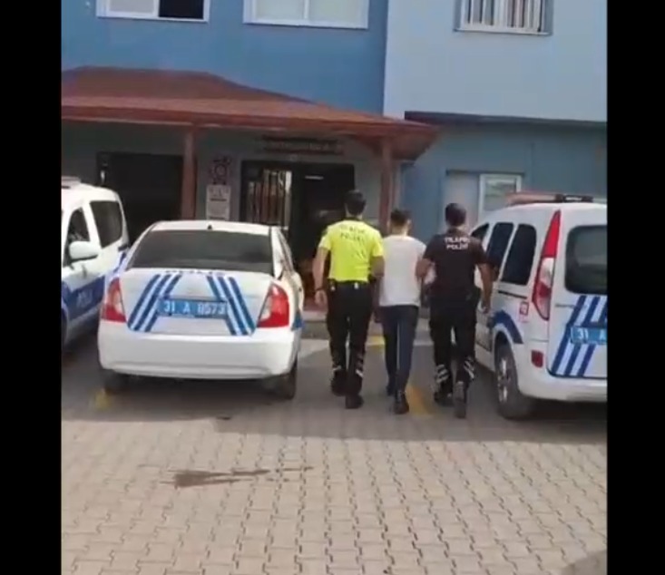 Hatay Emniyet Müdürlüğü ekipleri, sosyal medyada trafiği tehlikeye düşürecek şekilde