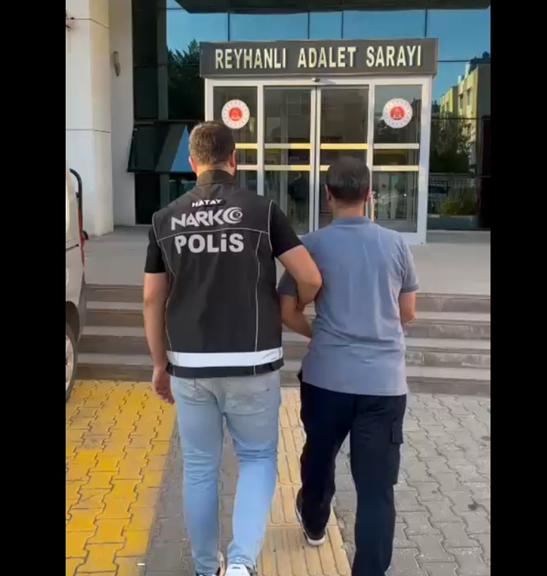 Hatay Emniyet Müdürlüğü ekipleri, aranan şahıslara yönelik yürüttükleri çalışmalar kapsamında