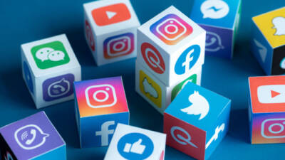 Bir beğeni, bir yorum ya da gülen bir emoji… Hepsi,