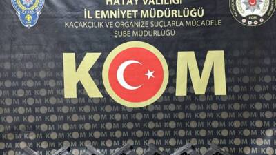 Hatay’da polis ekiplerinin dikkatinden kaçamadılar. Defne ilçesinde uygulama noktasında durdurulan