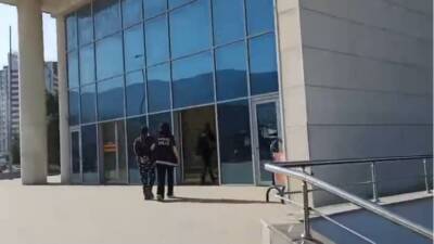 Hatay polisi, 20 yılı aşkın cezası bulunan uyuşturucu hükümlüsünü İskenderun’da