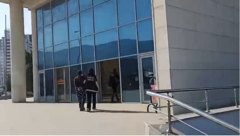 Hatay polisi, 20 yılı aşkın cezası bulunan uyuşturucu hükümlüsünü İskenderun’da