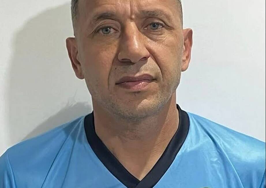 Reyhanlı’da Yaşa Meydan Okuyan Kaleci! Hatay’ın Reyhanlı ilçesinde yaşayan Suriye vatandaşı Mohamed Zaher Kerdo, futbol