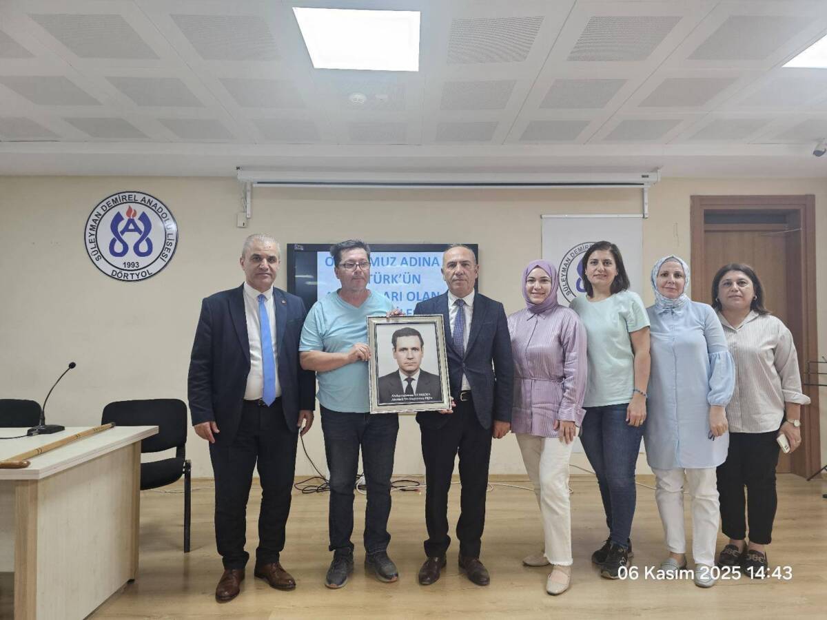 Atatürk Haftası etkinlikleri kapsamında Dörtyol Süleyman Demirel Anadolu Lisesi, anlamlı