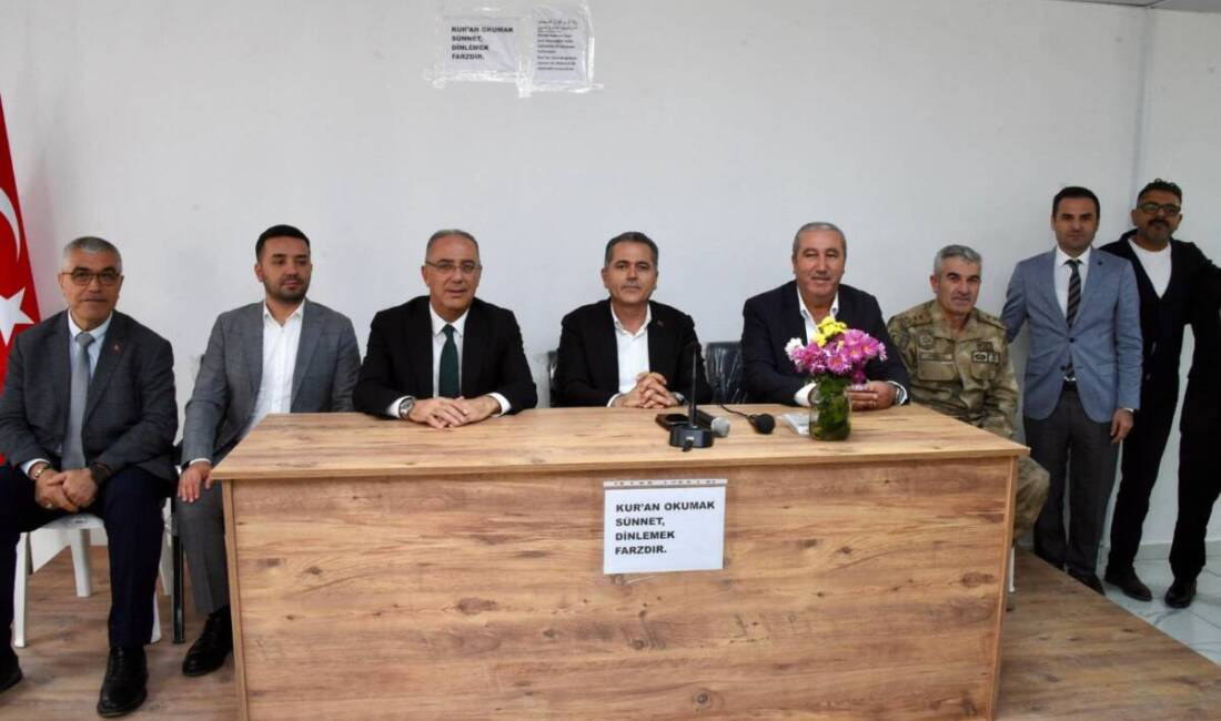 Antakya Belediye Başkanı İbrahim Naci Yapar, Antakya Kaymakamı Abdullah Akdaş’ın