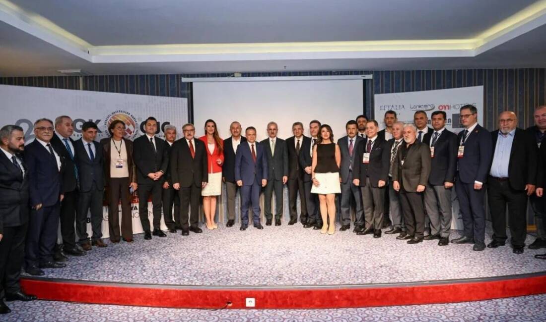 41 ülkeden 310 gazetecinin katılımıyla düzenlenen Küresel Gazeteciler Konseyi (KGK)