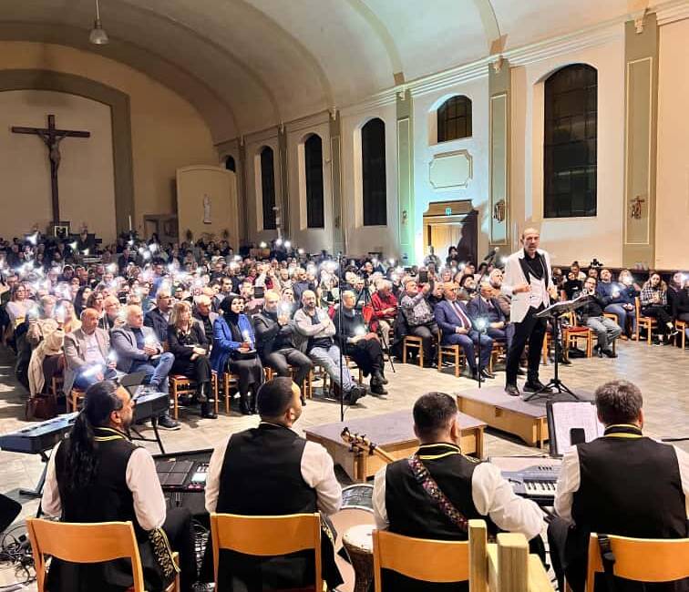 Antakya Medeniyetler Korosu Belçika’da barışın sesi oldu Heusden-Zolder’da yerleşik Müslüman ve Hristiyan temsilcilerden oluşan Dini ve Felsefi