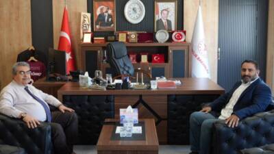 Defne Devlet Hastanesi Başhekimi olarak görev yaparken Hatay Eğitim ve