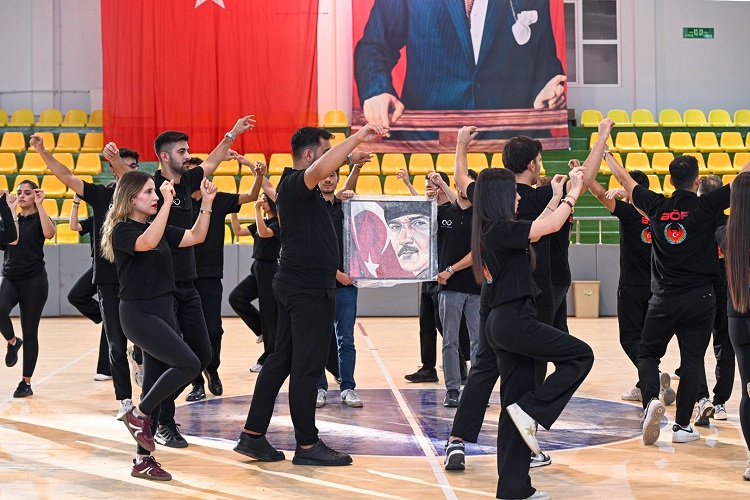 Hatay Mustafa Kemal Üniversitesi (HMKÜ) Kırıkhan Meslek Yüksekokulu’nda düzenlenen “Ata’ya