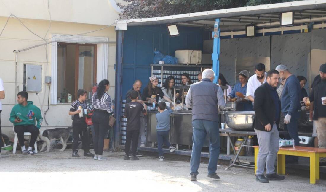 Hatay’da deprem sonrasında süren dayanışma örneklerine bir yenisi eklendi. Adanalı